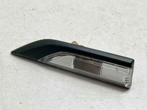 VW CADDY III Furgon 2KA, 2KH, 2CA, 2CH Kotflügelblinker vorne rechts 32686802