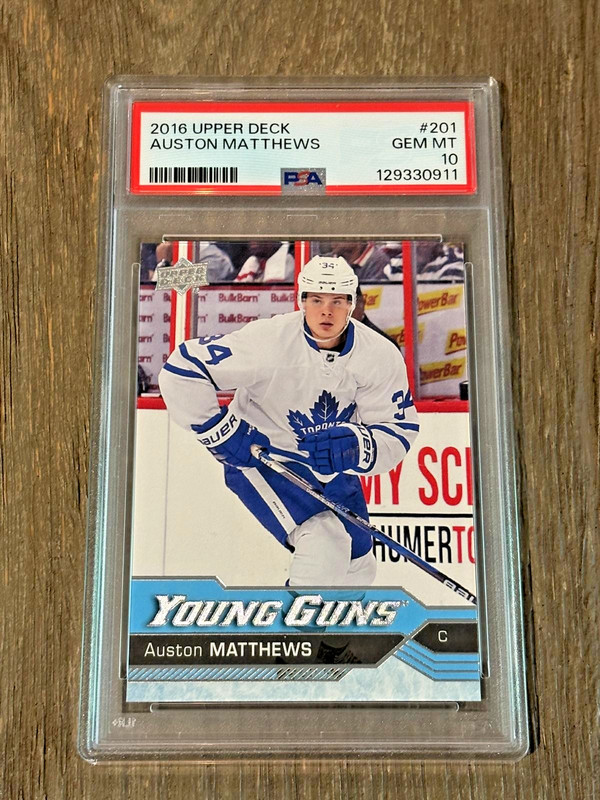 2016-17 Upper Deck Young Guns Auston Matthews #201 PSA 10 MINT - Fresh Slab