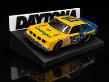 Daytona NASCAR 1:24 Diecast Display Stand Wall Mountable