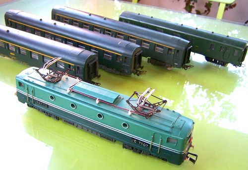 Locomotive électrique Jouef CC 7107 – Version Hollandaise Repeinte Sans Marquage – 1980