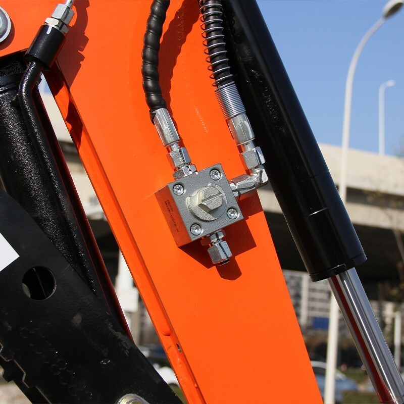 Free Shipping 1-Ton Mini Excavator 13.5HP B&S EPA Gas Engine, Hydraulic Digger