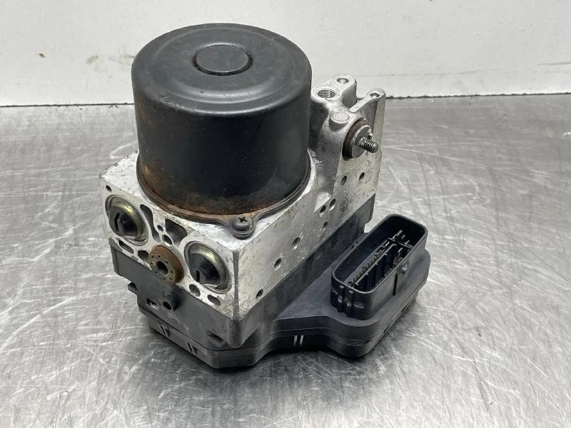 2004-2007 Toyota Highlander ABS Anti-Lock Brake Pump Assembly FWD OEM — 第 3/4 张图片