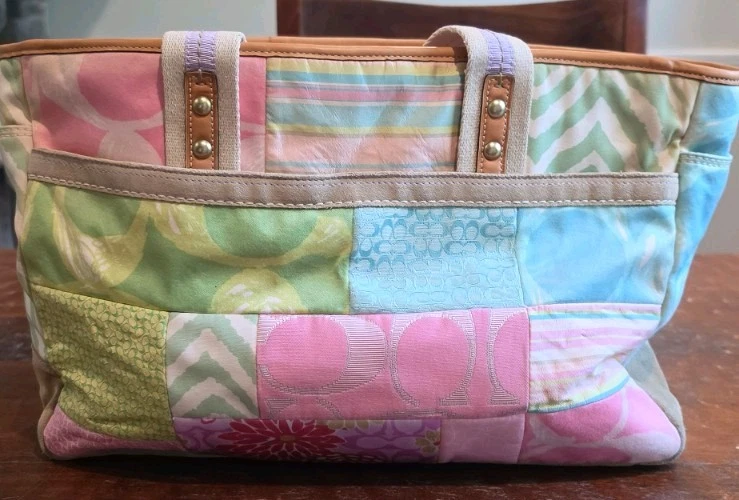 Y2K Vintage Coach Patchwork Hamptons Tote with Leather habdles And Suede bottom - Image 4 of 4