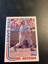 #180 Steve Garvey Los Angeles Dodgers in action,￼1982 Topps Card Cb20 add ship.1