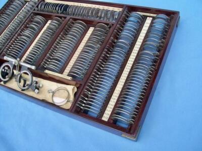 【希少】眼科医放出品　検眼レンズセット　木製ケース付き　古い　眼鏡　アンティーク 希少】眼科医放出品 検眼レンズセット 木製ケース付き 古い 眼鏡