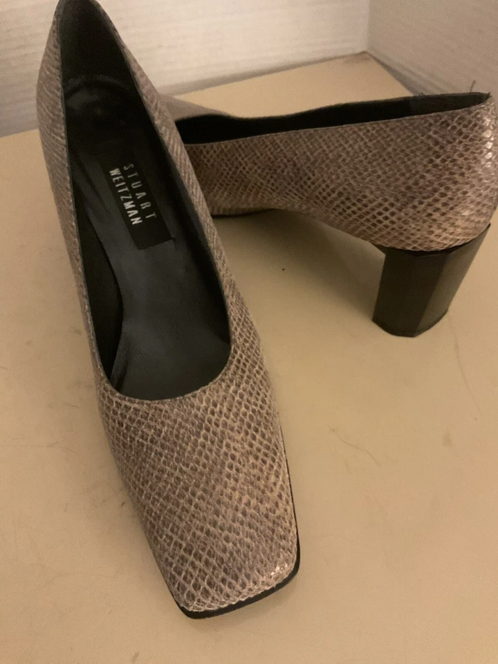 Stuart Weitzman Women Beige Leather Textured Heel Pumps size 10 Narrow Euro 41 - Image 4 of 4