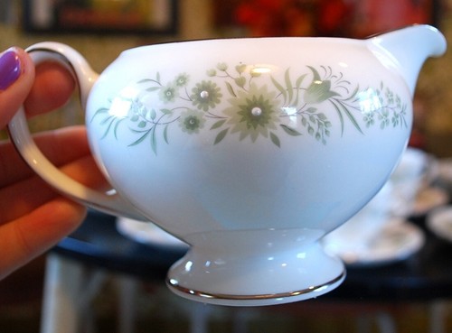 Wedgwood WESTBURY Tea Set For 7 (23 Pc) Cups, Saucers Plates + Creamer & Sugar - Picture 17 of 22