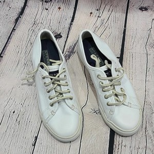 sperry white tennis shoes