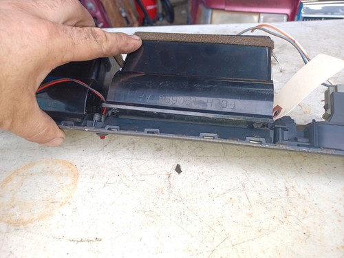 86-92 Lincoln Mark VII Center Dash Dual Vents LSC w Indicator Light - Picture 9 of 12