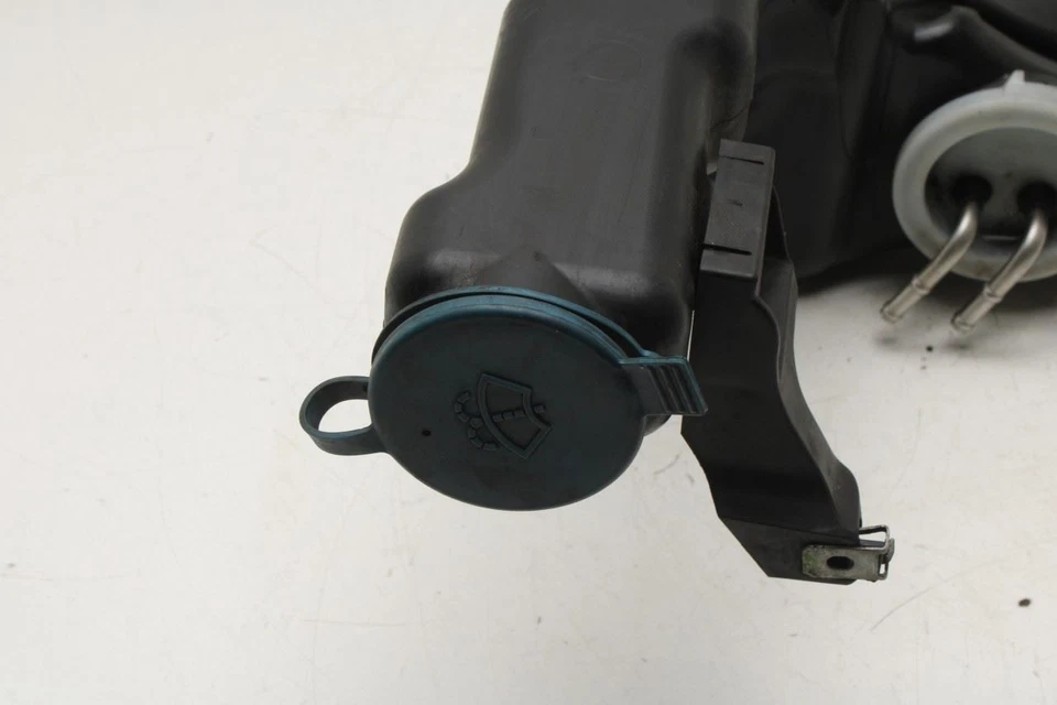 2010-2016 梅赛德斯-奔驰 E350 运动型 4MATIC 挡风玻璃洗衣机水库瓶 — 第 4/4 张图片