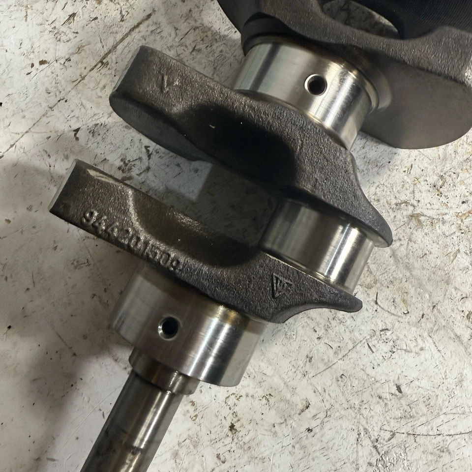 Cigüeñal motor Porsche 944 Turbo 85-89 2,5 L Foto 2 de 4