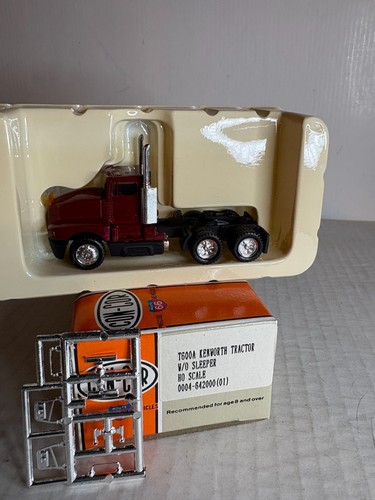 CON-COR #6442000-2 Kenworth T-600 Aero Cab "Plateado" H.O. 1:87 | Zustand: New