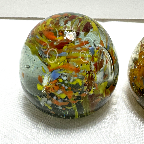 Vintage Glass Paperweights x2 Bohemian Round Abstract Color Ground 226g Each C - 第 2/10 張圖片