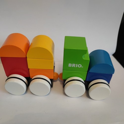 Brio 30245 Toddler Wooden Push Along Magnetic Stacking Train Toy Preschool Gift - Picture 3 of 3