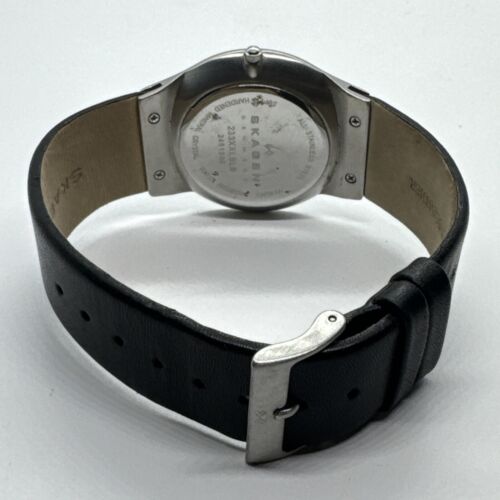 Reloj de cuarzo Skagen Sundby 233XXLSLB de cuero medianoche con esfera analógica para hombre AEA232 - Imagen 9 de 11