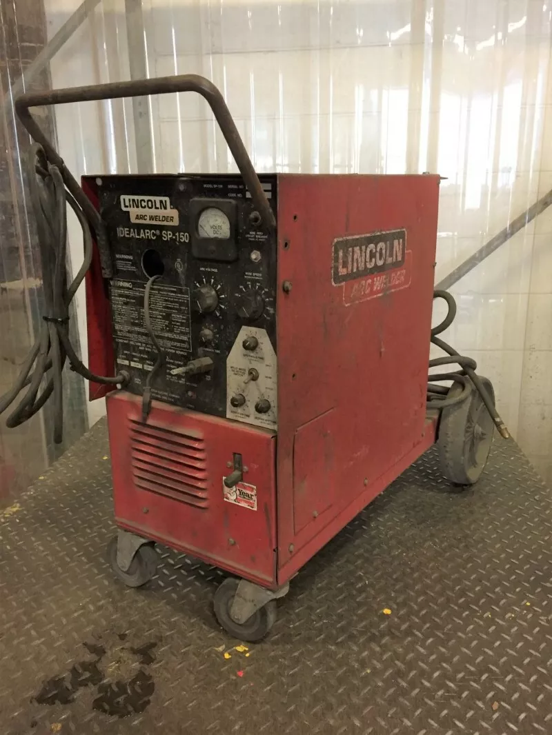 Lincoln mig 2024 welder 220v