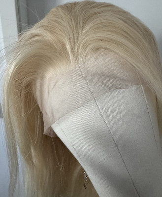 Blonde glatte Spitzenfront Perücke Free-Part glattes Haar lang natürlich wirkend
