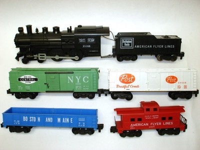 American Flyer Burlington Locomotive & Tender + 4 Freight Cars [Lot 9-S95]