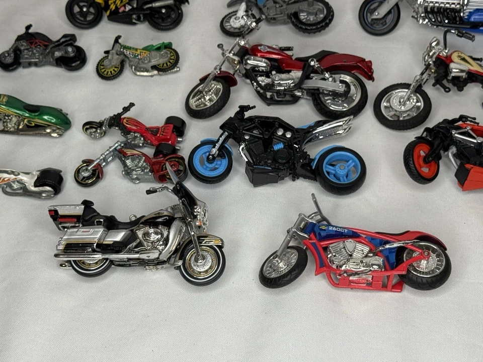 🔥 Diecast Motorcycle Lot Hot Wheels Maisto Harley Yamaha Chopper Sport Bike Mix - Image 2 of 4