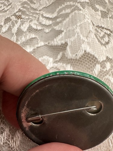 Vintage 1970's Yeah! What’s The Difference Comic Funny 1.6" Pinback Button Pin - Picture 3 of 6