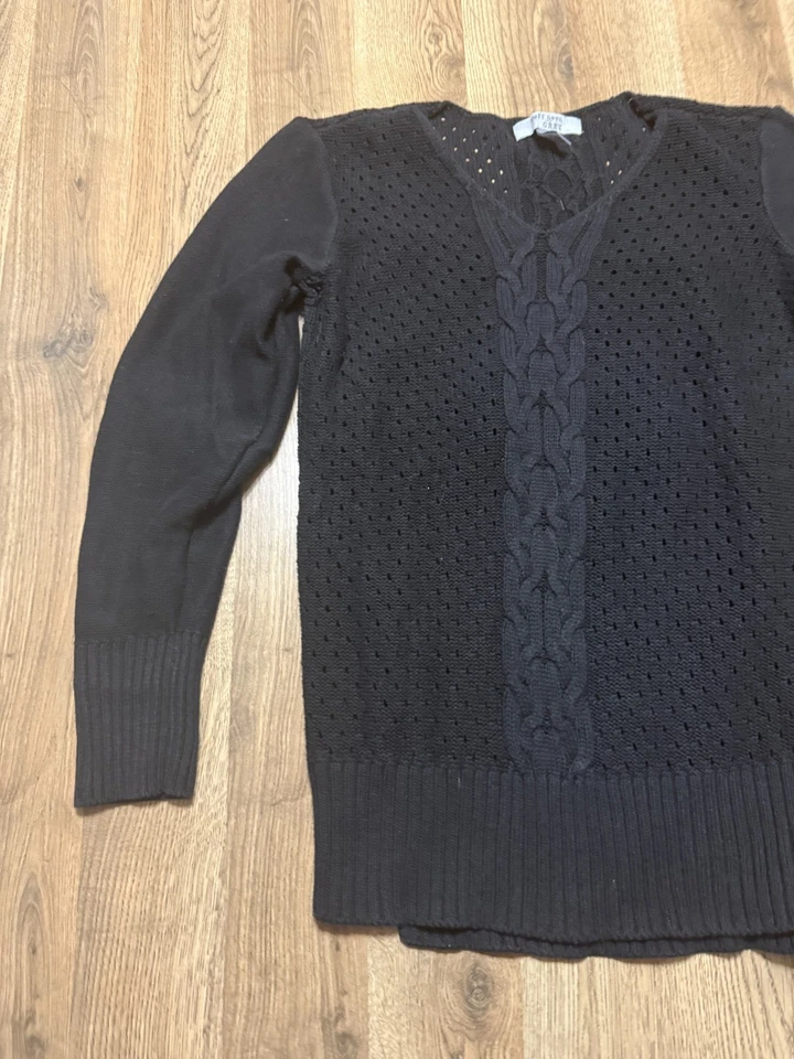 Suéter gris tallado con volantes, para mujer talla mediana, negro, tejido con cable, cuello en V Foto 3 de 4