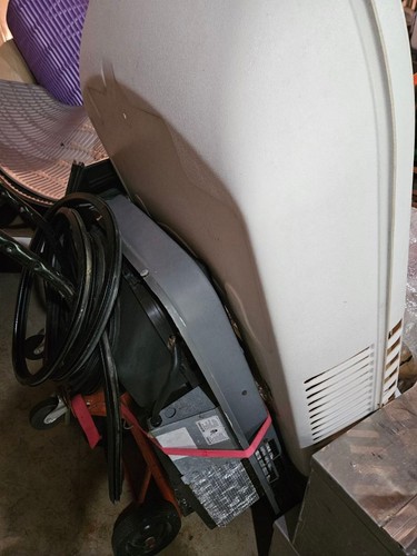RV Air Conditioner from 2007 Roadtrek, great condition