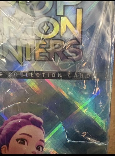 HUNTRX K-Pop Demon Hunters Exquisite Collection Non-Sport Trading Card Set - Picture 4 of 7