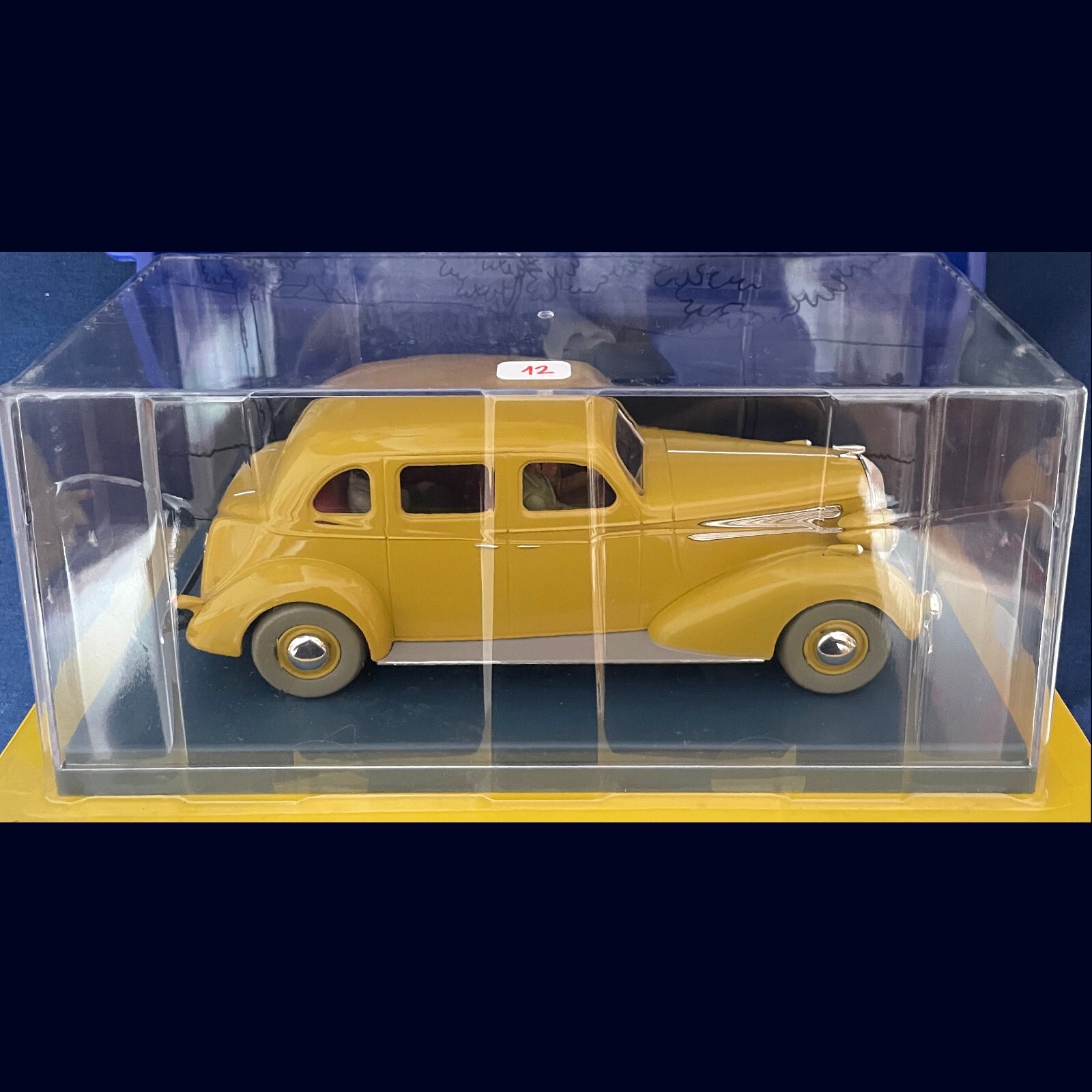 Tintin la conduite intérieure beige 1/24ème véhicule miniature de collection Hergé