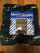 NWT Reindeer Holiday Christmas Blanket Warm And Soft Green