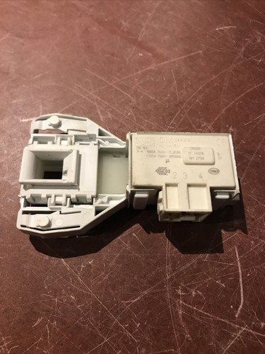 Indesit IWE71682 / IWC71452 Waschmaschine - Türschlossmechanismus