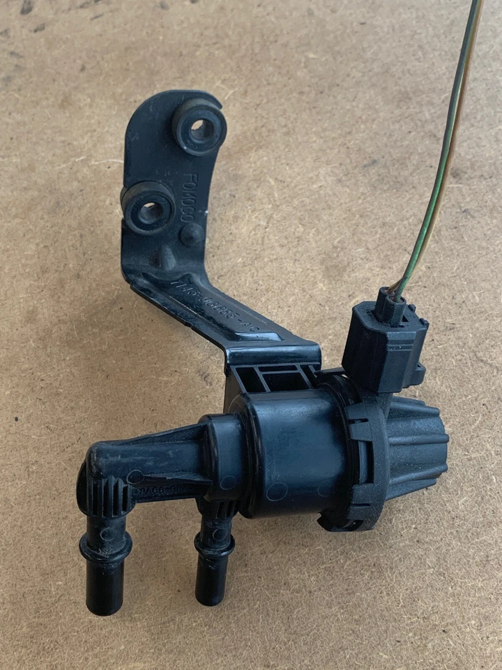 2007-2010 Lincoln MKX Ford Edge 3.5L Purge Valve w/ Bracket OEM - Image 3 of 4