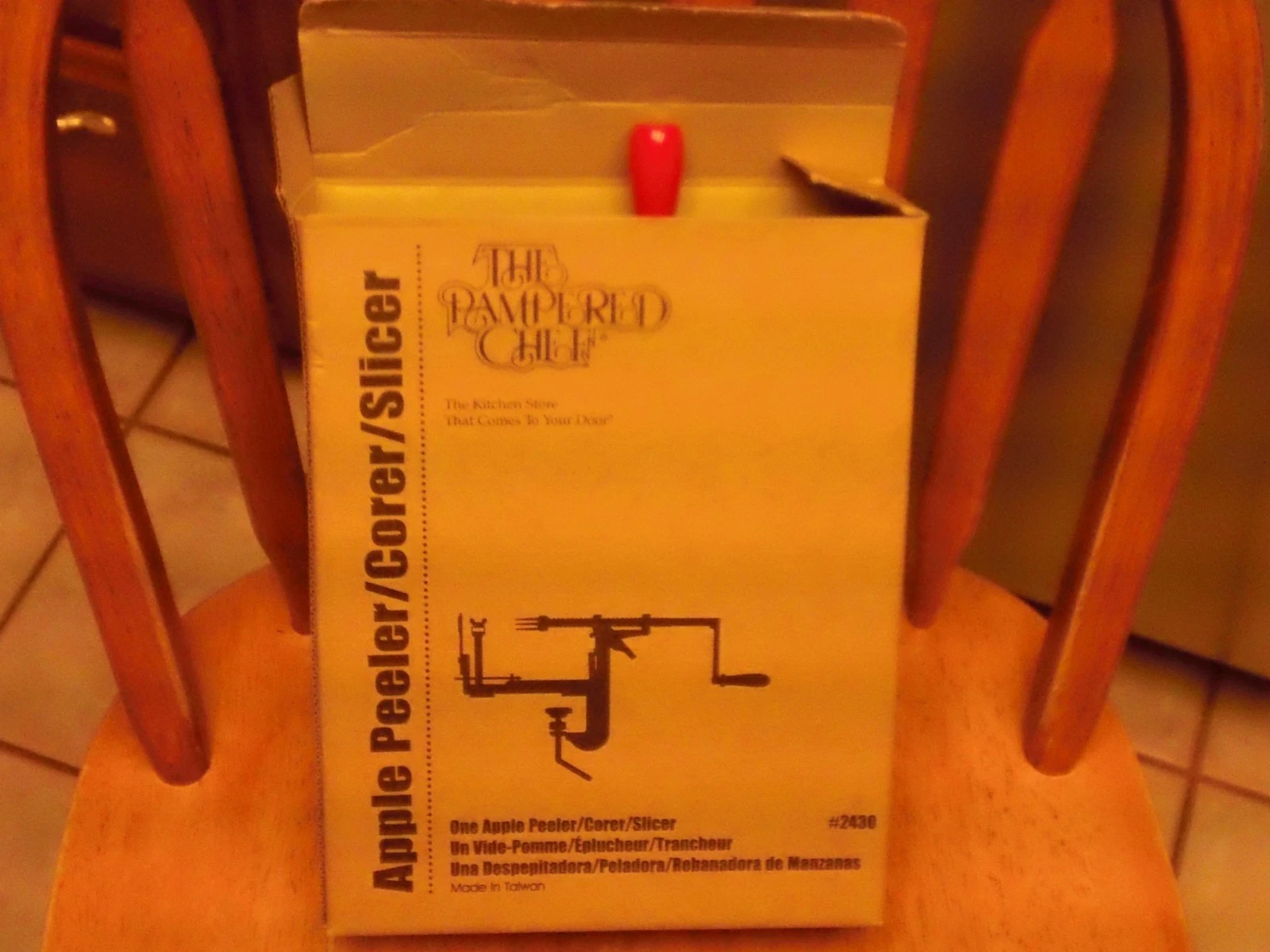 Pampered Chef Apple Peeler/ Corer & Wooden Stand #2430/2435 -NIB