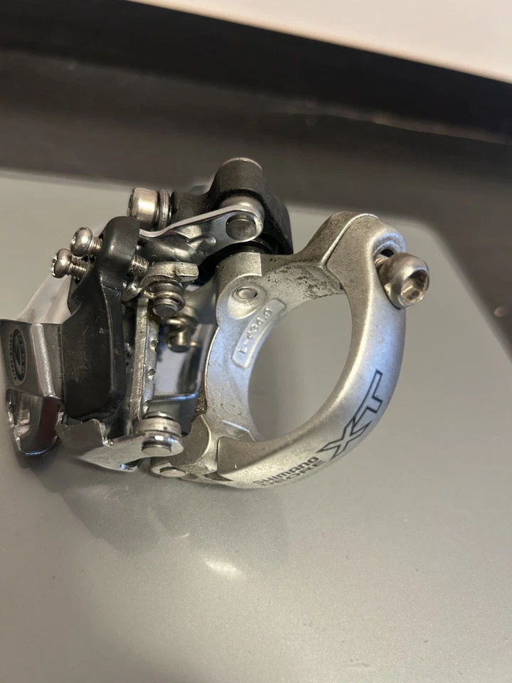 Nuevo de Lote Antiguo Shimano Deore XT FD-M750 Desviador Delantero 3x9s Abrazadera Baja 34.9mm Tirador Inferior Foto 3 de 4