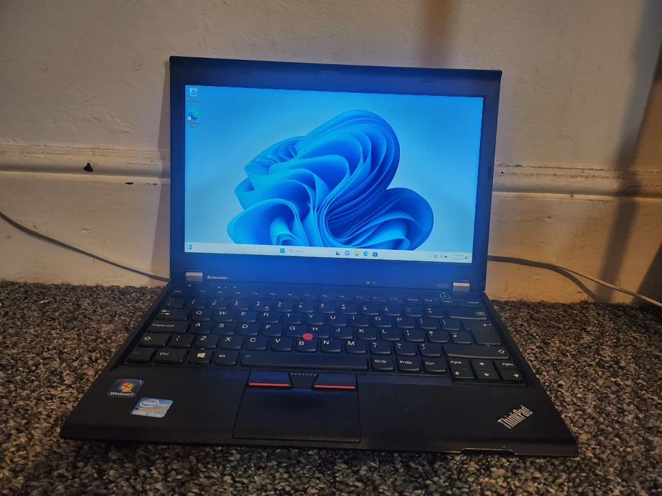 Lenovo ThinkPad X230 - Intel Core i5 3320M - 8GB RAM - 256GB SSD - Free P&P - Image 3 of 4