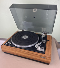 ROTEL RP-1100Q TURNTABLE