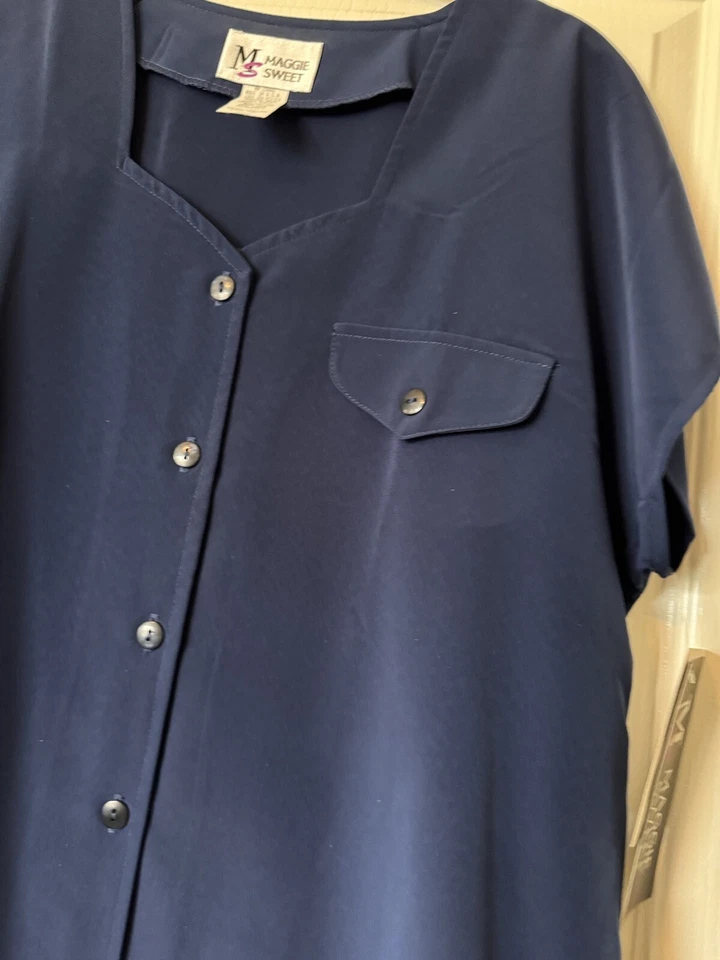 Blusa Maggie Sweet Abotonada Manga Corta Talla L Gran Regalo EE. UU. Azul Real Nueva con Etiquetas Foto 2 de 4