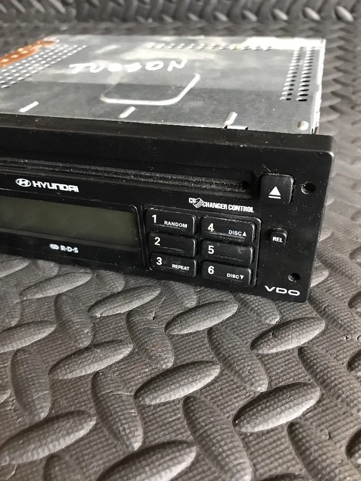 Hyundai Tucson 2.0 CRDI 2005 Jahr CD Player Radio Stereo VDO 79DC631/97 - Bild 2 von 4