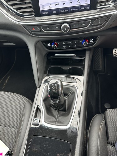 Vauxhall Insignia 1.5 Sri Turbo - Picture 14 of 16