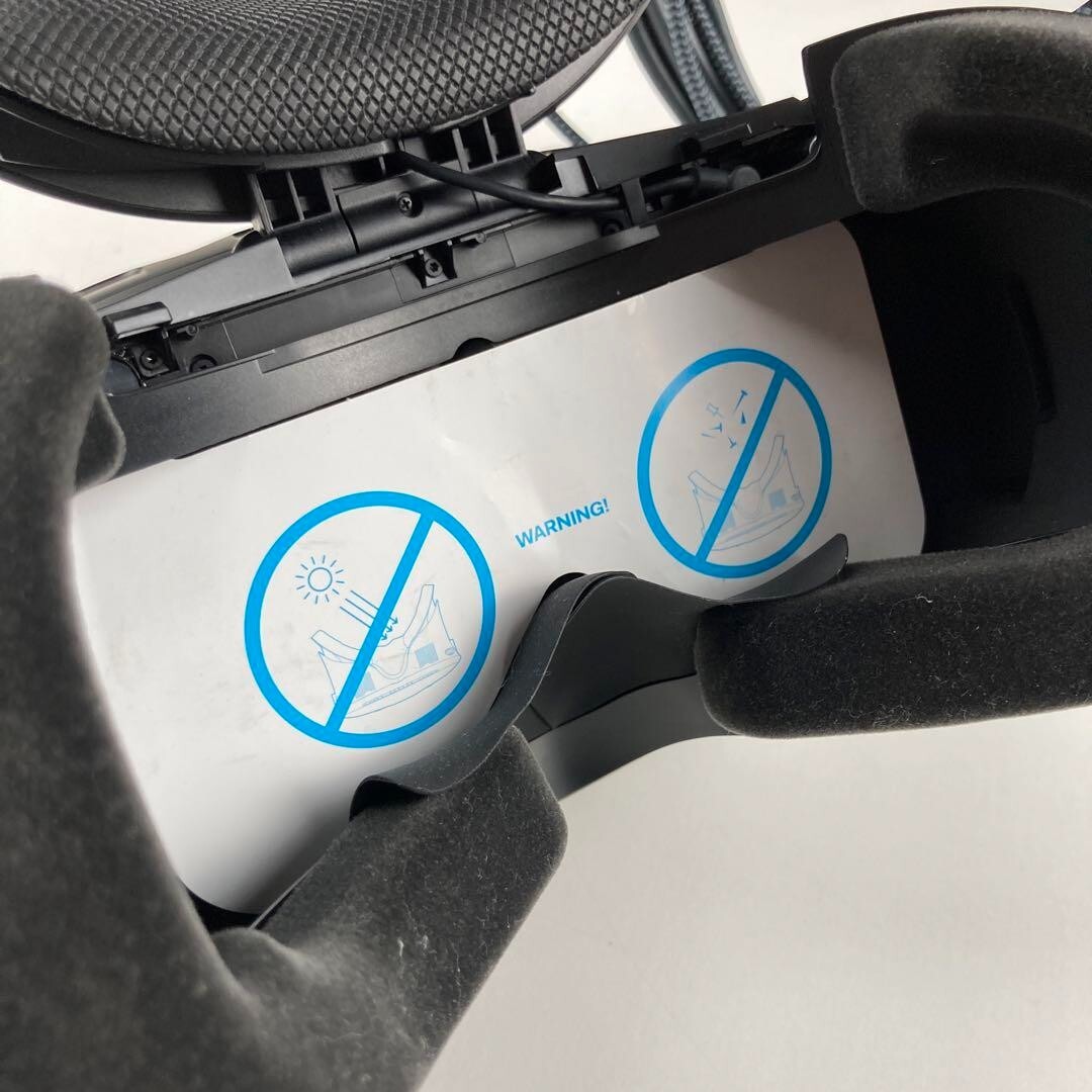 HTC Vive Cosmos Elite VR Headset Complete Set System Virtual HTC Vive Cosmos Elite VR Headset Complete Set System Virtual