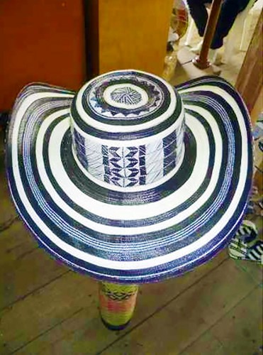 Sombrero Colombiano Sinuano Vueltiao 19 Vueltas Hecho por Indígenas Colombianos - Imagen 9 de 9