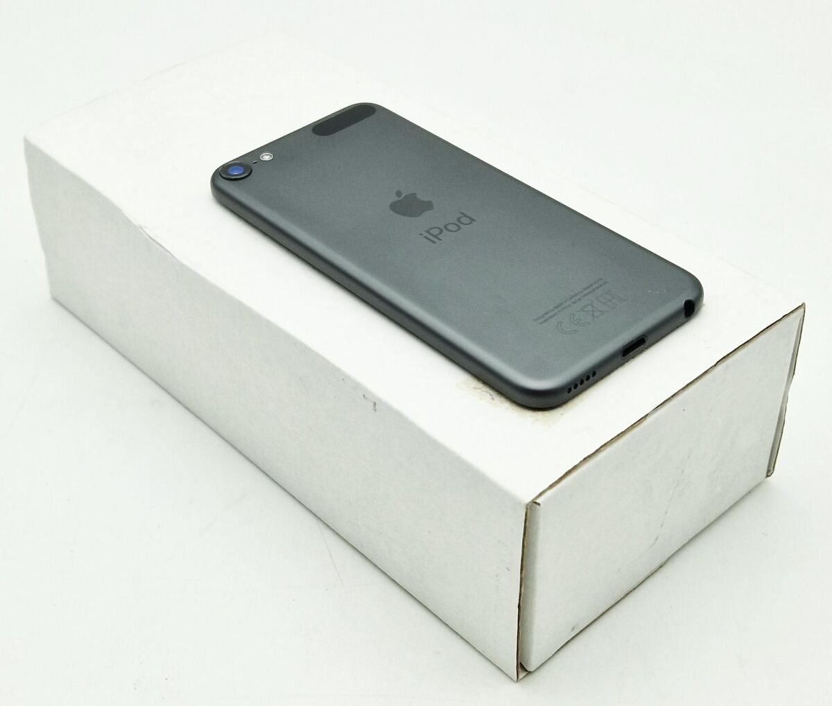 Apple iPod Touch 7th Generation 32GB MP3 Player - Grey Apple iPod Touch 7th Generation 32GB MP3 Player - Grey