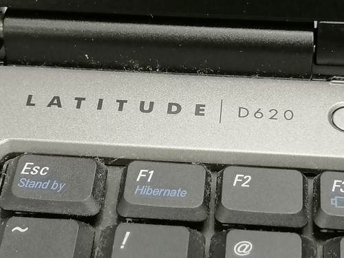 FOR PARTS 14.1" Dell Latitude D620 (T2400/1GB RAM/NO HDD) - Picture 5 of 11