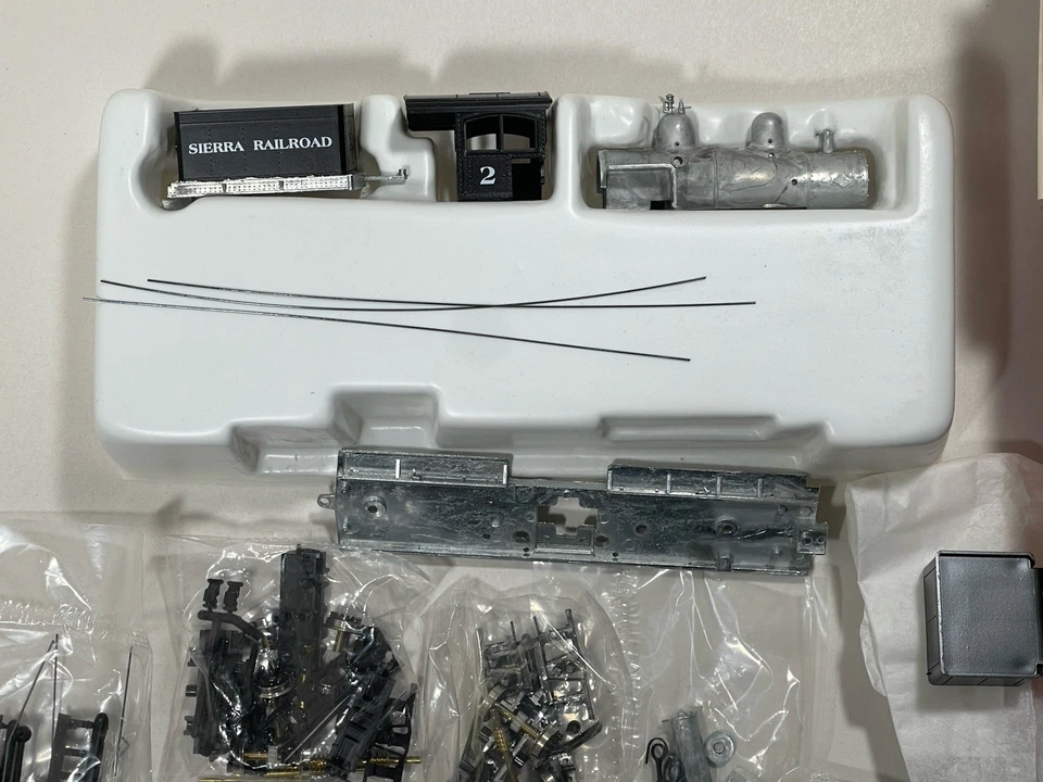 Vintage NOS Roundhouse HO 3 Truck Shay Locomotive Kit Sierra Railway Complete - Image 4 of 4