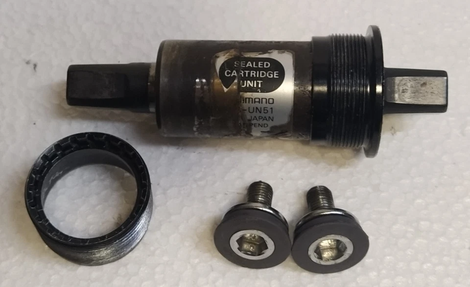 Movimento Centrale Usato SHIMANO BB-UN51 113mm BSA Square Taper Bottom Bracket - Imagen 2 de 4