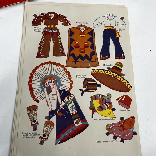 Muñecas de papel vintage originales 1939 de todas las naciones con licencia oficial Feria Mundial - Imagen 10 de 12