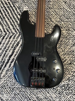Fender Jazz Bass Special Fretless (Japan) Black
