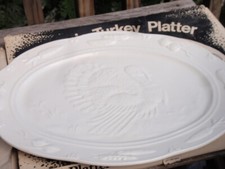 VINTAGE WEISS CERAMIC TURKEY PLATTER 17.5 INCHES EMBOSSED WHITE EASY TO HANG