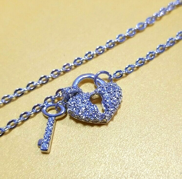 💞Authentic Swarovski Puffy Sweetheart Lock N Key Silver Tone