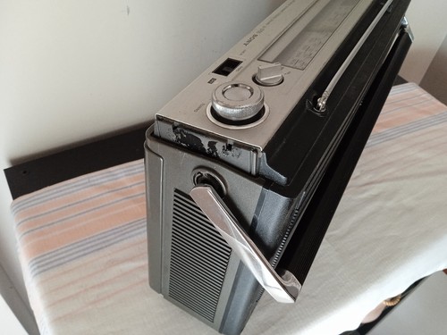 SONY CF-570S VINTAGE RADIO-CASSETTE PLAYER From70s - Picture 6 of 16