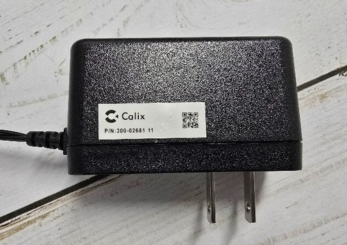 716GE-I R2 : Appareil réseau fibre optique Calix avec cube d'alimentation et support mural - Photo 3/4
